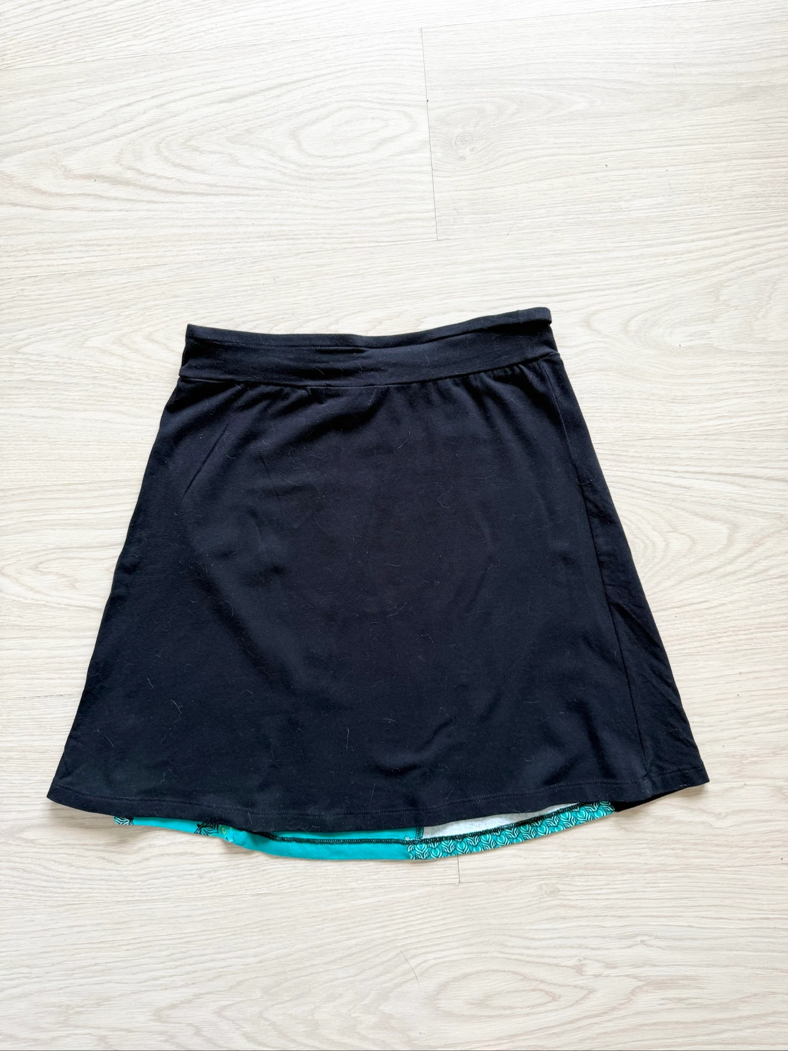 Mini turquoise & zwarte rok met Kéawa-patronen maat 36 S – photo 4
